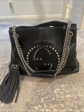 GUCCI ICONIC SOHO BAG IN BLACK